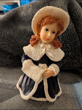 Kmart Gift Gallery Polyresin Girl Figurine in Navy and Cream
